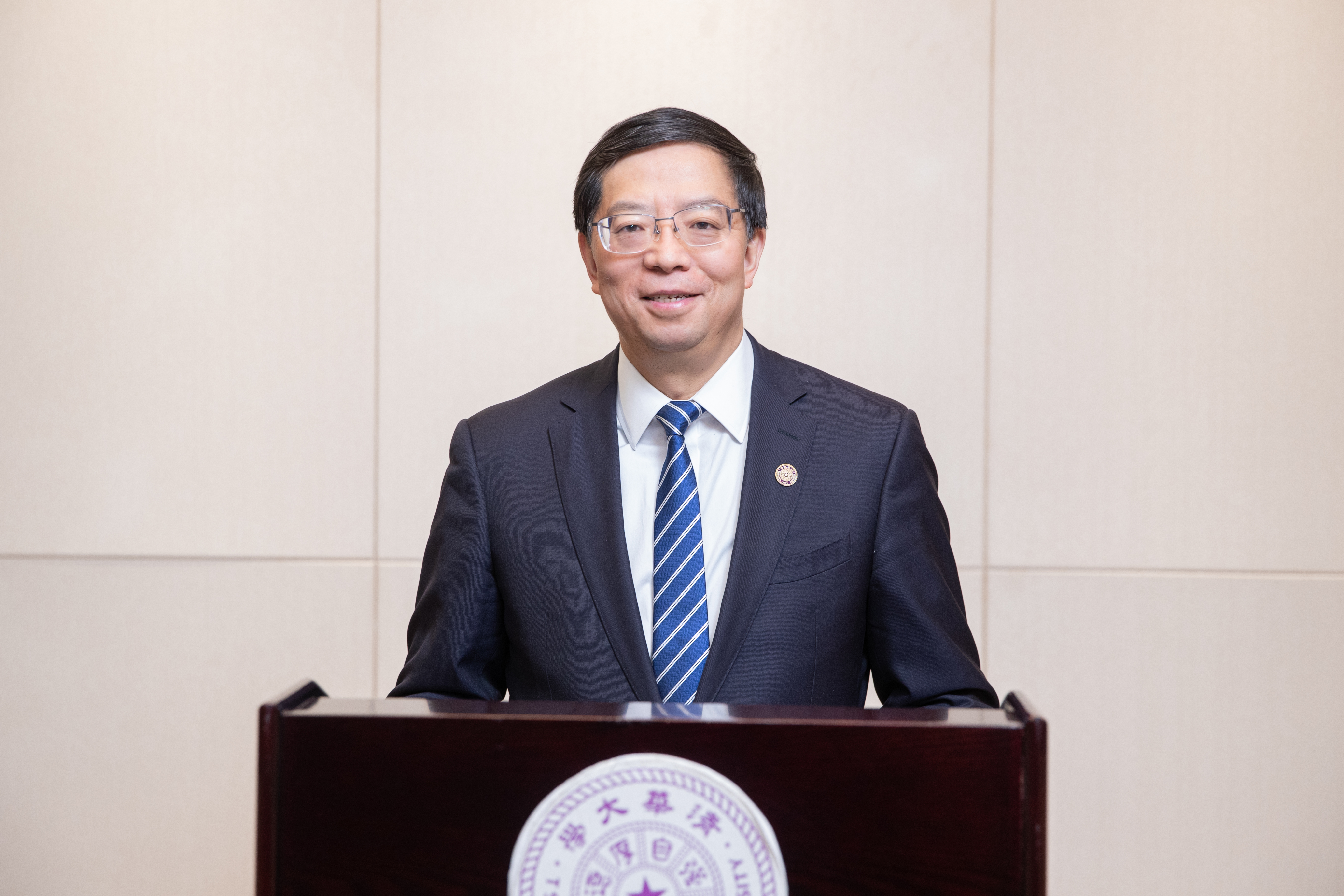 20211203-世界慕课联盟理事会-视频截图-世界慕课联盟创始主席、beat365英国官方网站校长邱勇致辞jpg 20211203-世界慕课联盟理事会-视频截图-世界慕课联盟创始主席、beat365英国官方网站校长邱勇致辞jpg