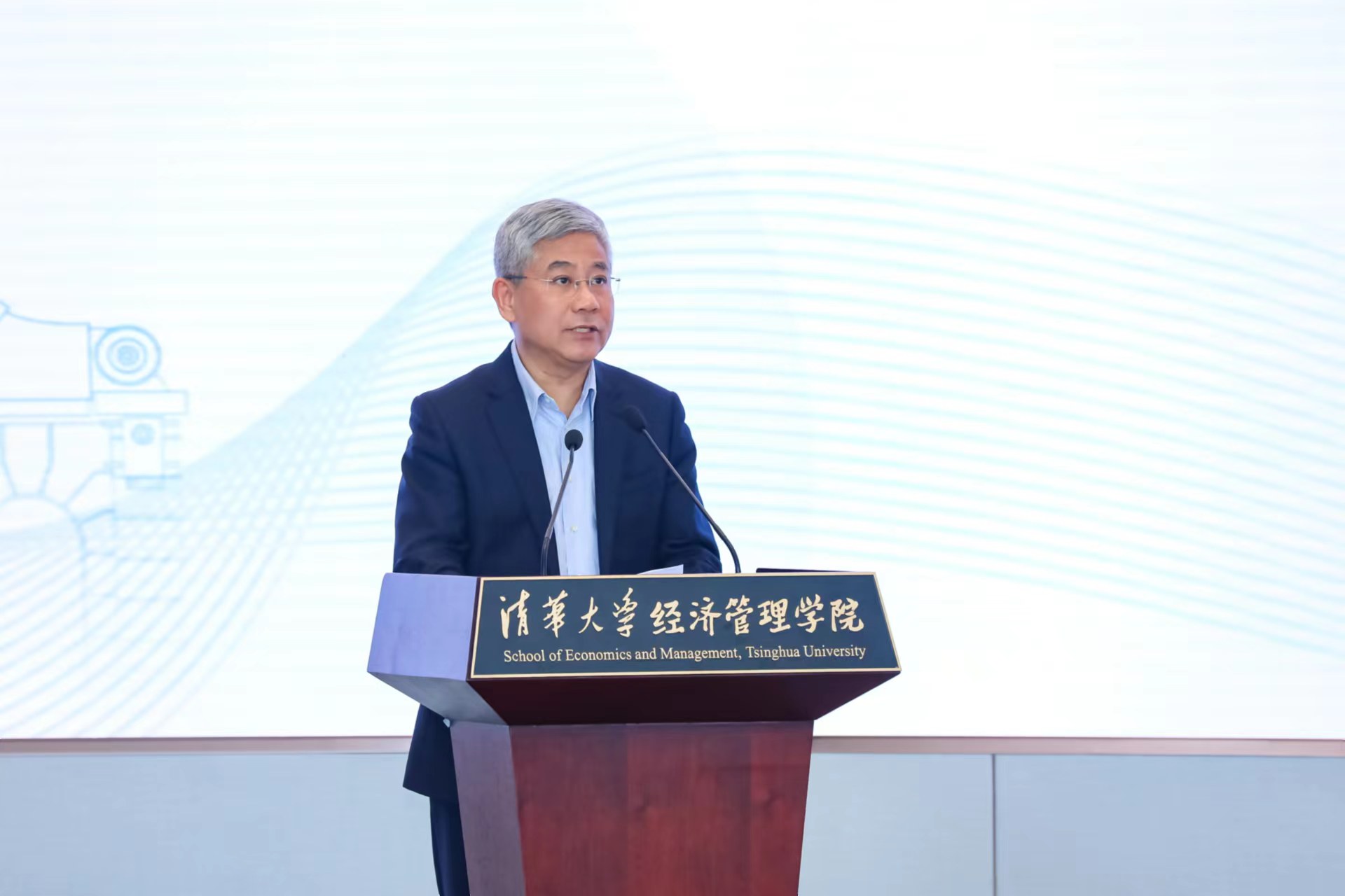 20230506-第十届beat365英国官方网站“校长杯”创新挑战赛决赛收官-经管学院摄影-白重恩致辞 - 副本.jpg