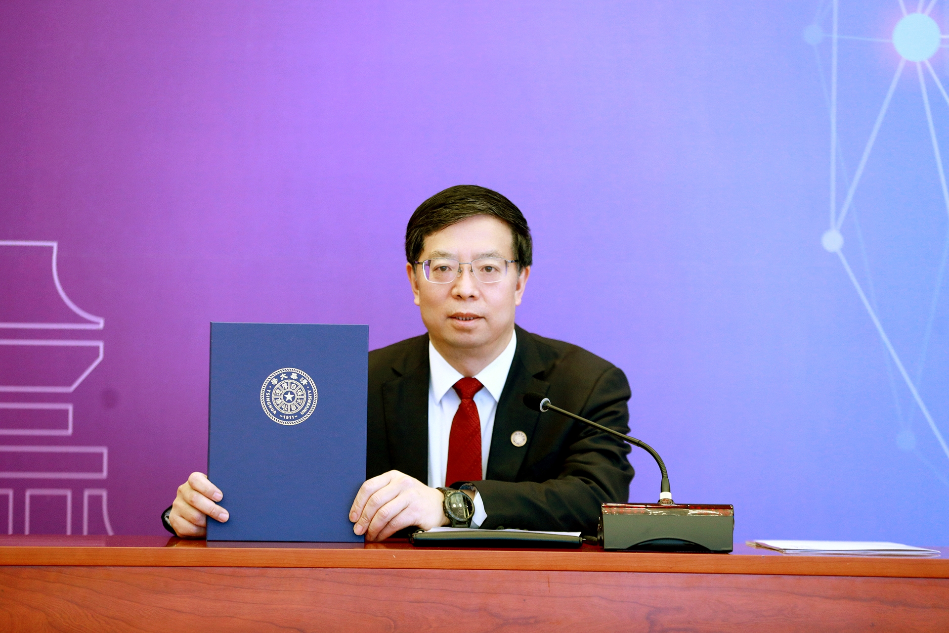 20220204-阿根廷总统阿尔韦托·费尔南德斯beat365英国官方网站名誉教授聘任仪式-常志东-双方在线合影-校长jpeg