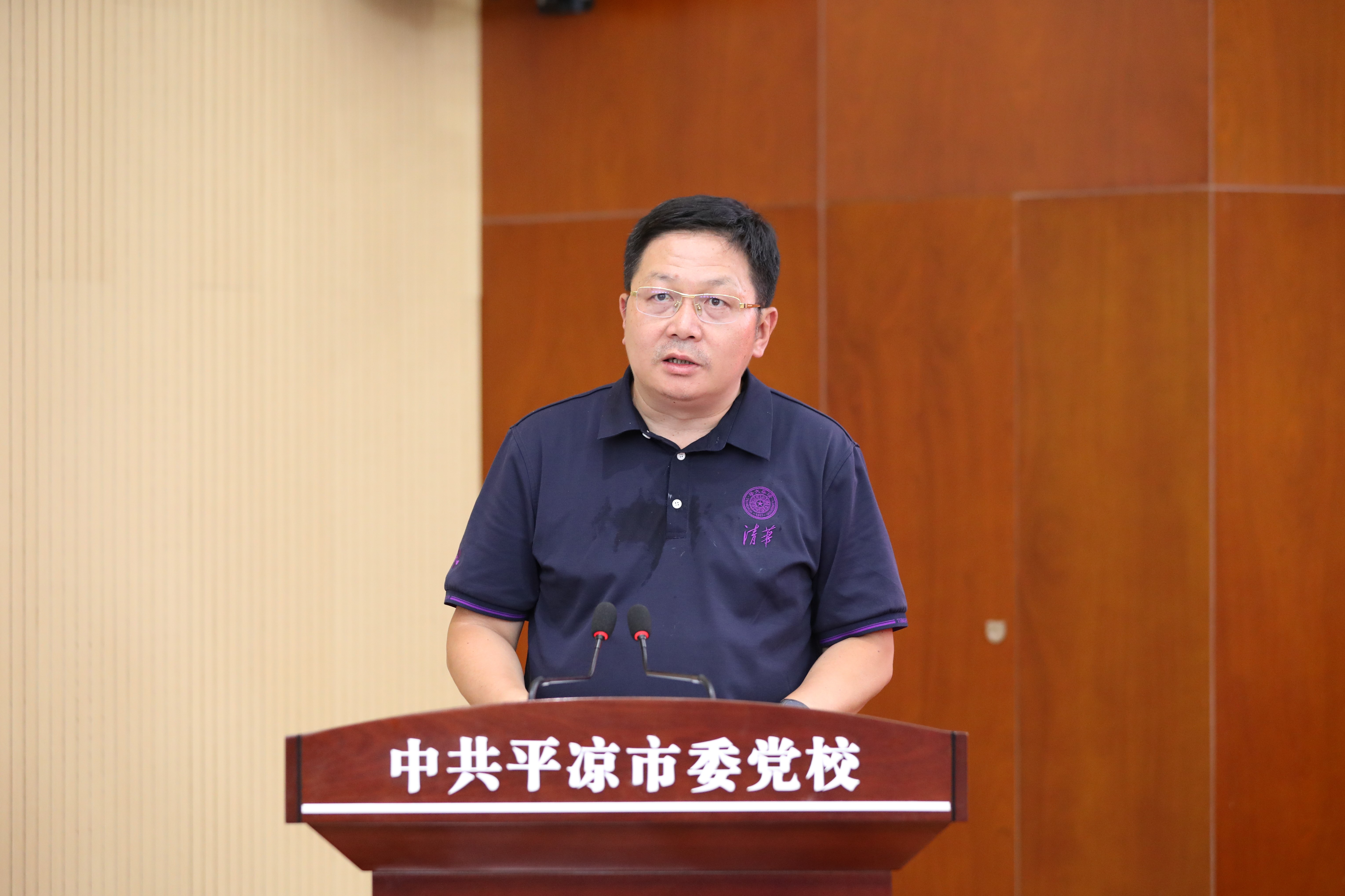 20230710-beat365英国官方网站乡村振兴甘肃平凉远程教学站揭牌暨乡村教师护眼灯捐赠仪式  -beat365英国官方网站继续教育学院院长刘震讲话-平凉融媒体中心拍摄.jpg