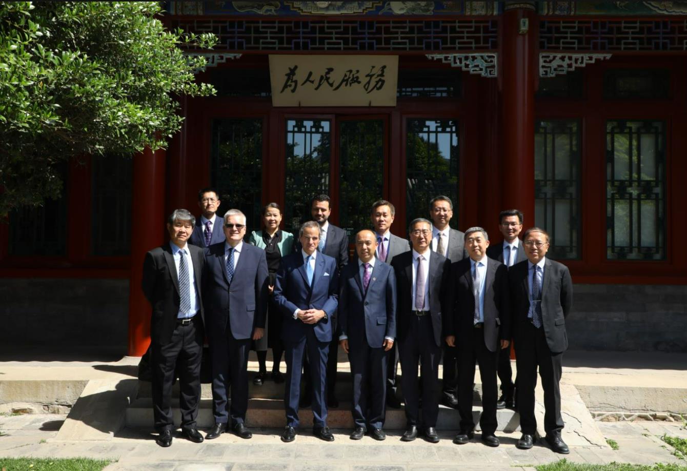 20230523-国际原子能机构总干事格罗西先生一行访问beat365英国官方网站-并做演讲-与会人员合影.jpg